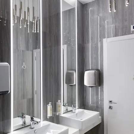 Zurin Charm Hotel 3*